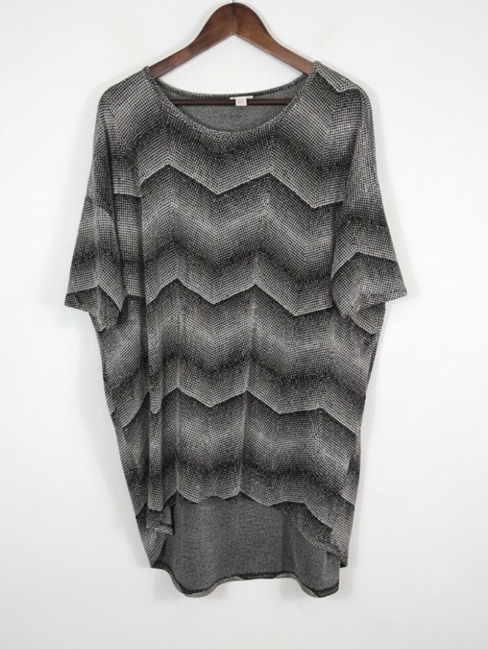 LuLaRoe printed zigzag top